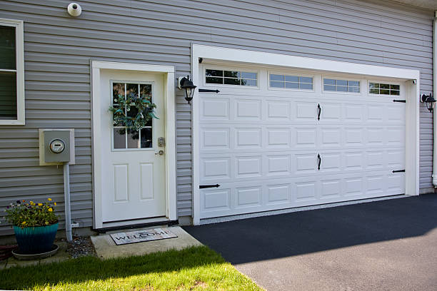 24/7 Emergency Garage Door Panel Replacement experts in Rockford, MN